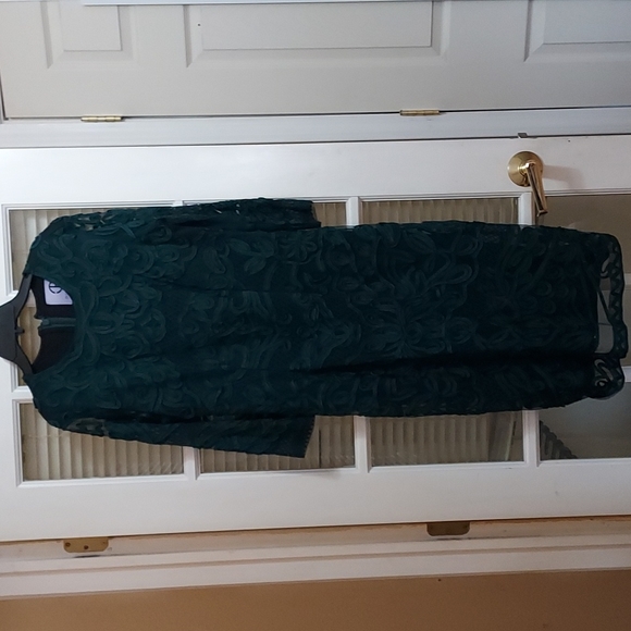 Green Long Sleeve Dress - Picture 2 of 7